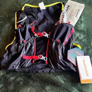 Nathan Women's Black Hydration Vest